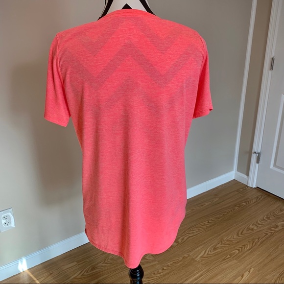 Nike ladies large top - Picture 3 of 5